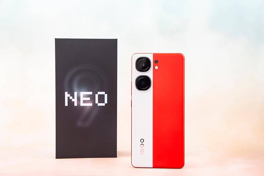 首发评测 3000元价位手感最好的“游戏机”九游会国际登录入口iQOO Neo9 Pro(图4)